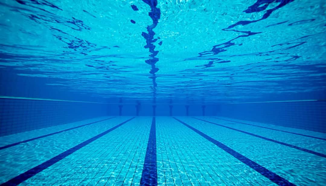 Czy dorosły może nauczyć się pływać? Odkryj skuteczne metody nauki