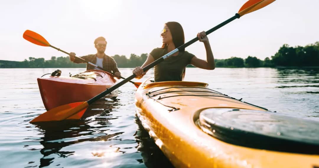 Jak przewieźć kajak bezpiecznie i zgodnie z przepisami drogowych